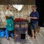 navarresische Frauen beim Rösten von Paprika in Sansol