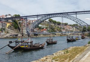 Historische Boote für den Weintransport auf dem Douro. Heute werden Touristen verschifft.